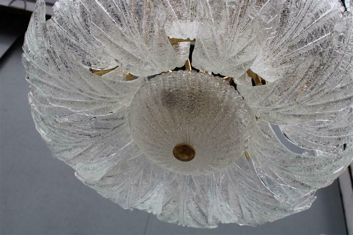 photo furniture Round Italian Flowered Chandelier From The 70s In Murano Glass. Brass Parts With Golden Plate