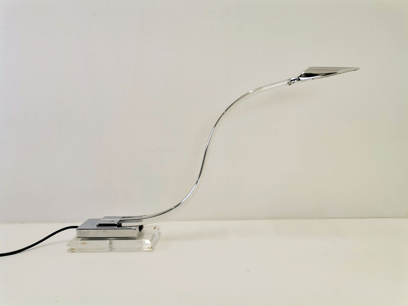 Modernist Serpent Table Lamp / Acrylic And Chrome Cobra Desk Lamp / 70s Italian Design Snake Lamp photo for sale