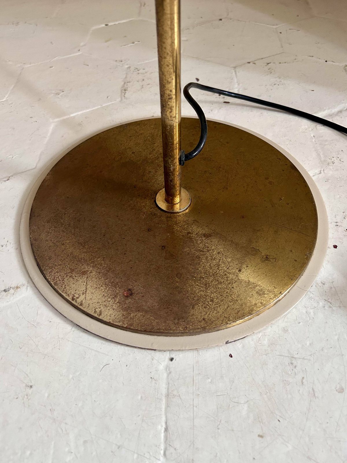 photo furniture Vintage Floor Lamp, Solid Brass And Cream Lacquered Metal, Italy 1970s