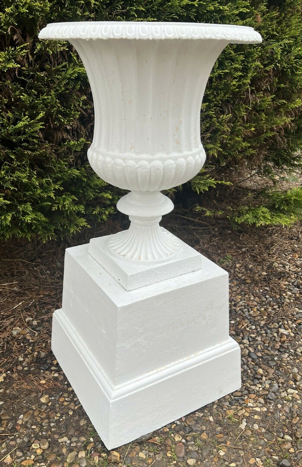 19th.Century Cast Iron Garden Urn On Stand photo 468.0