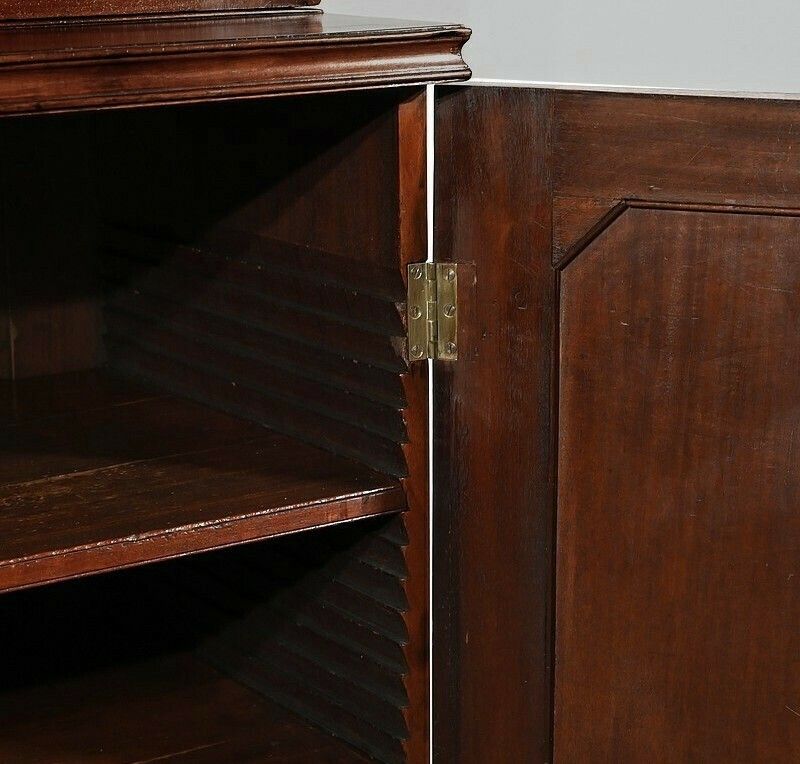 photo buy Mahogany Bookcase, England, Georgian Period – 19th Century