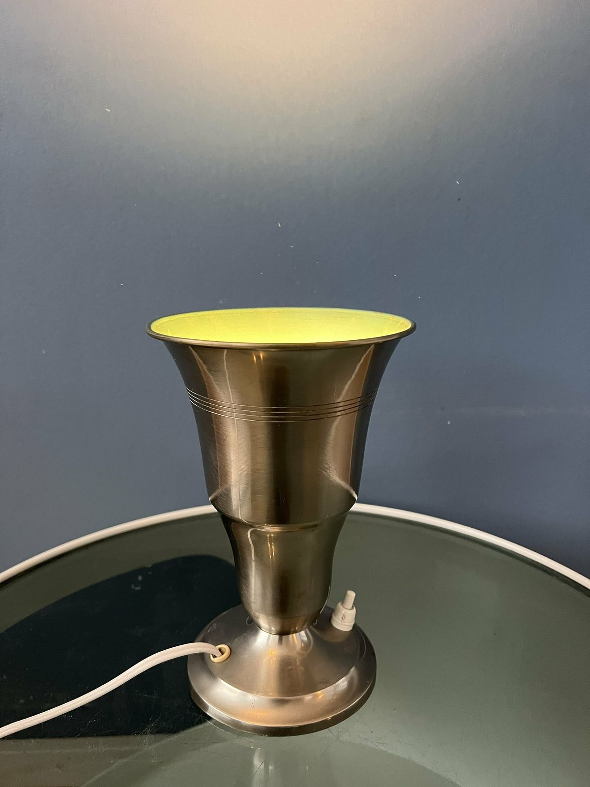 Metalen Trompet Uplighter 'Cup' Tafellamp In Zilverkleur photo furniture