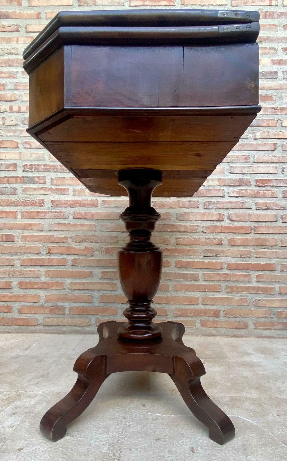 Table de jeu pliante française en noyer, 1920 photo Mobilier