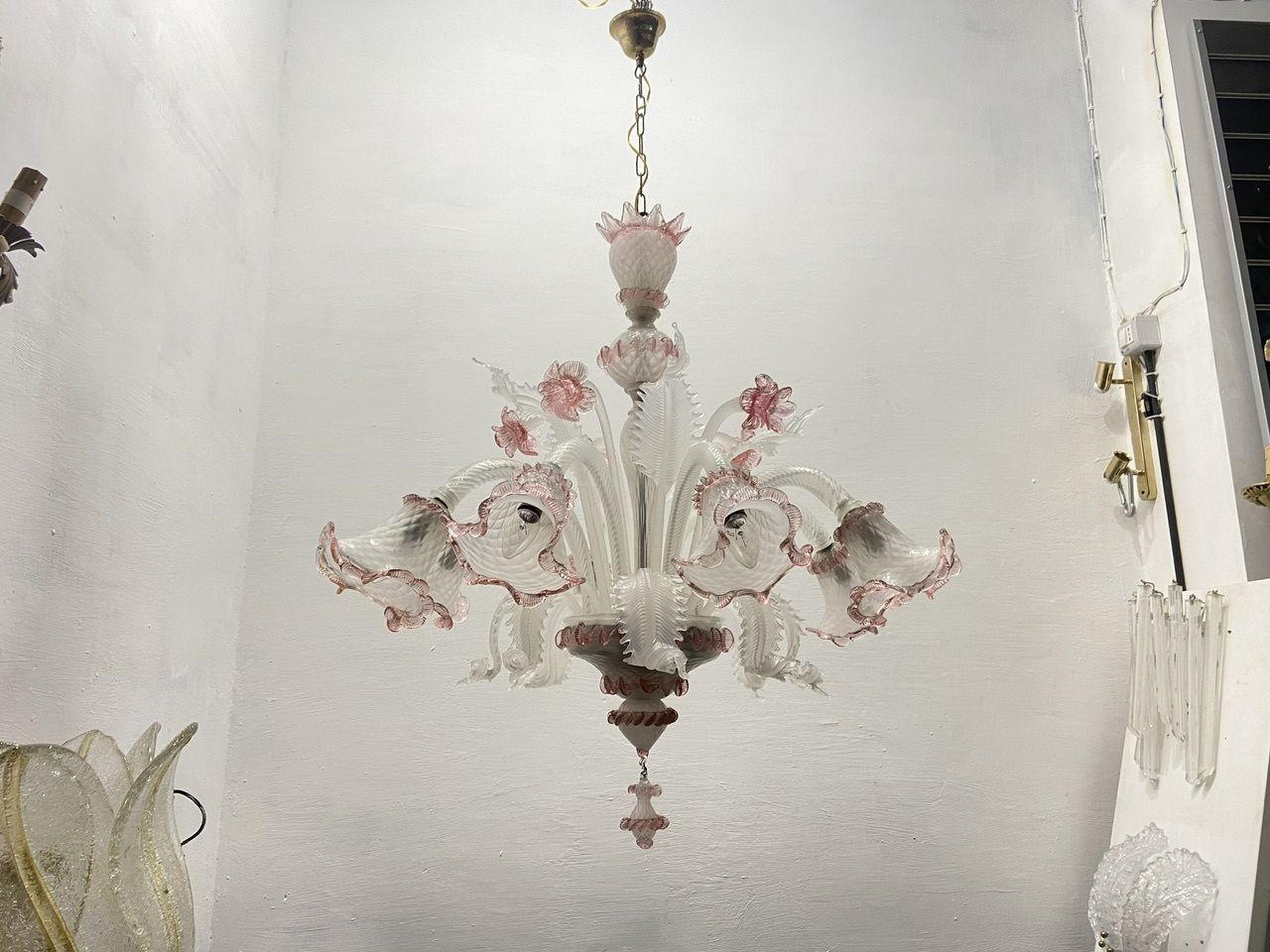 photo vinterior Large Blossom Pink Venetian Chandelier 1960’s