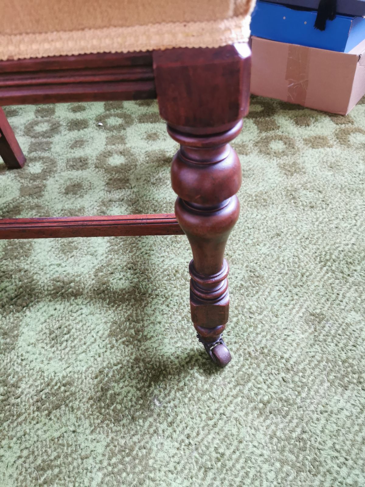 Set Of 4 Antique Oak And Velour Dining Chairs photo vinterior