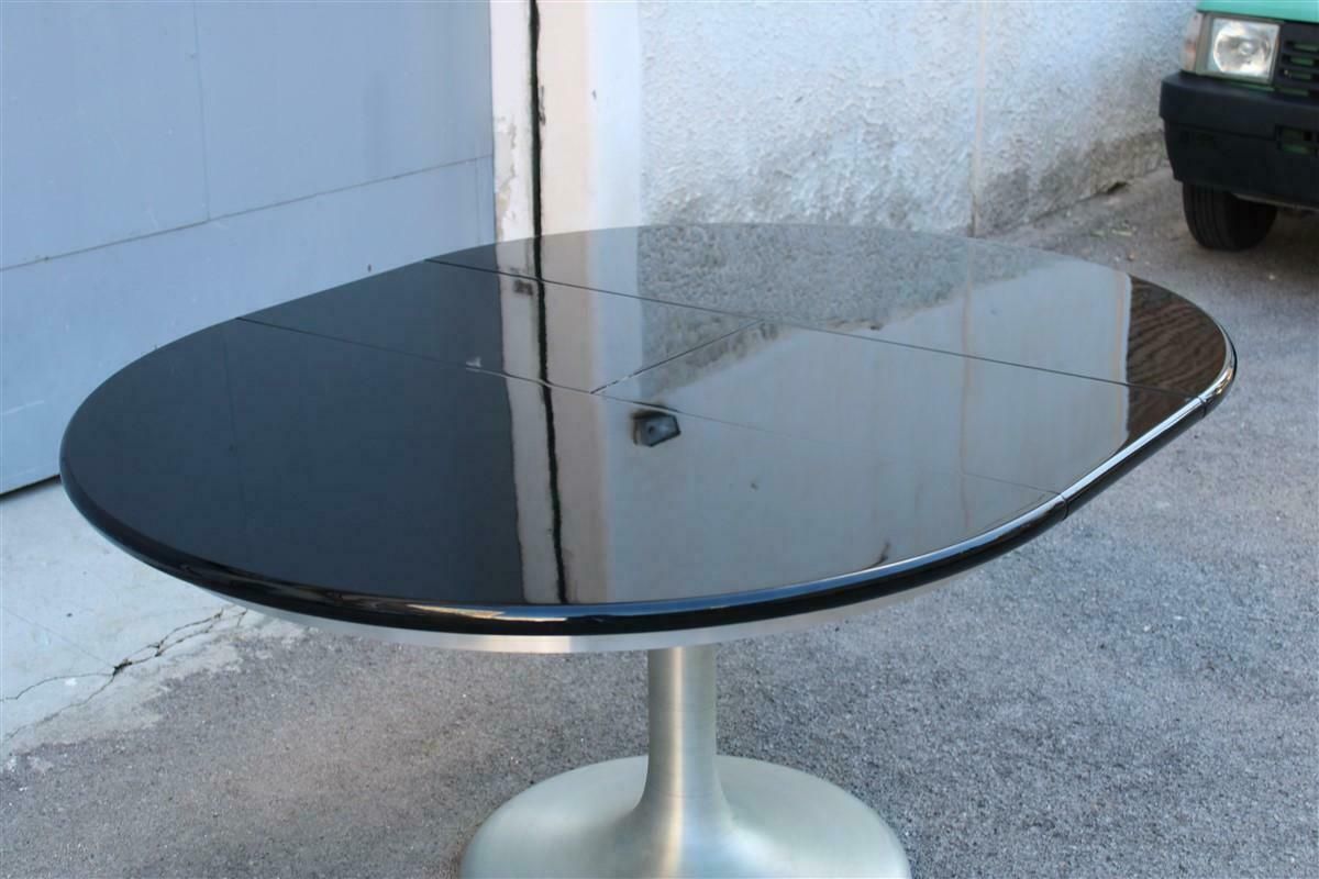 photo furniture Round Extendable Table In Black Lacquered Satin Metal 1970 Moscatelli Formanova