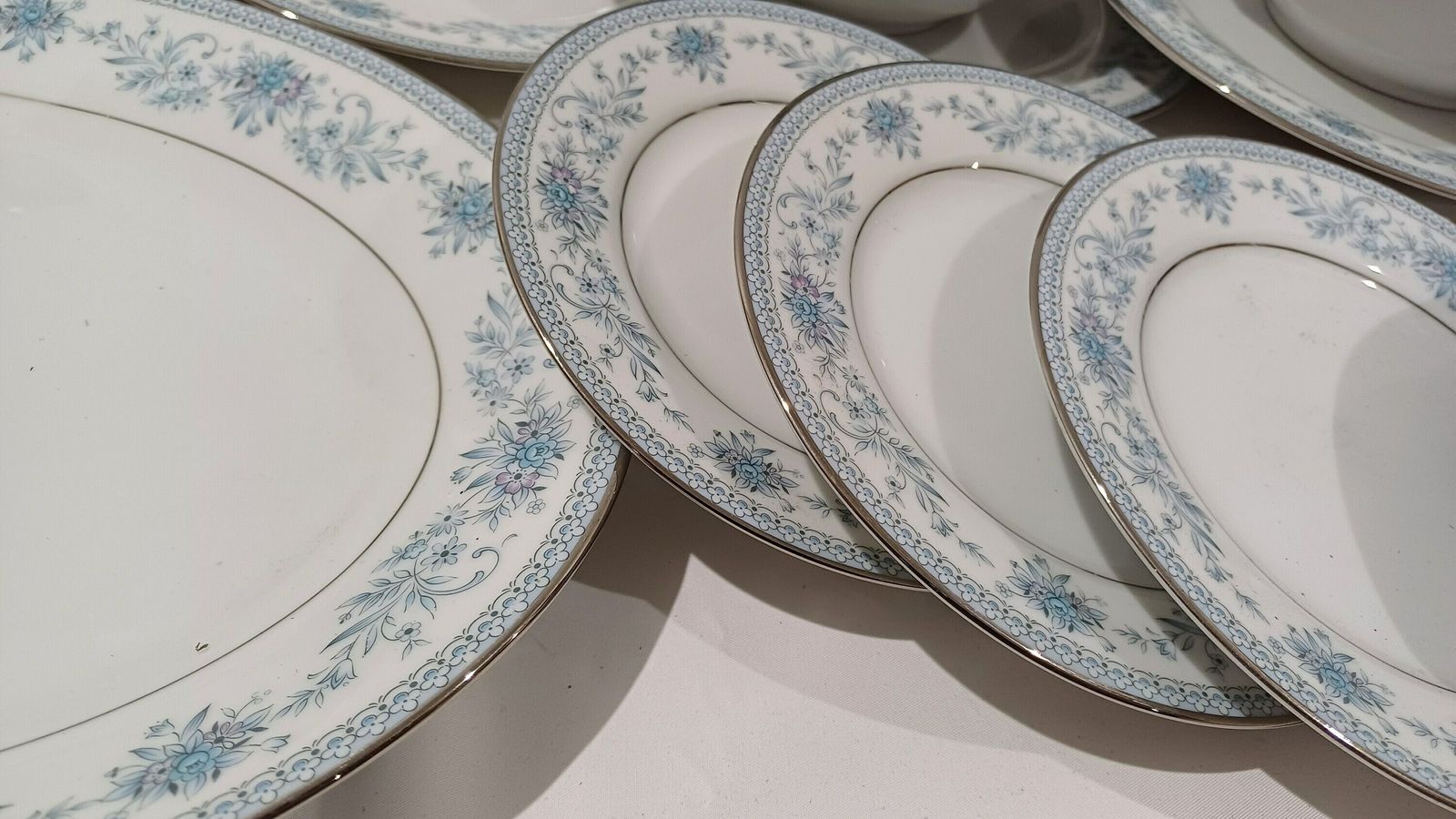 Noritaki Blue Hill   Part Dinner Service   19 Pieces Incl Meat Plate   Excellent Condition photo for sale