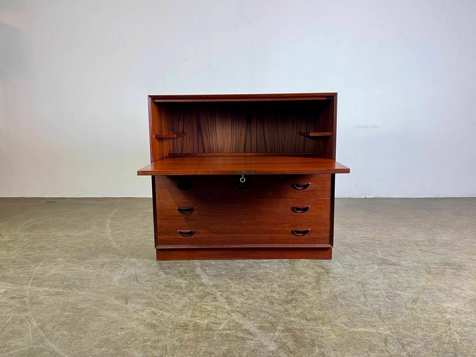 photo vinterior Secretary Peter Hvidt Orla Mølgaard Nielsen Teak Mid Century