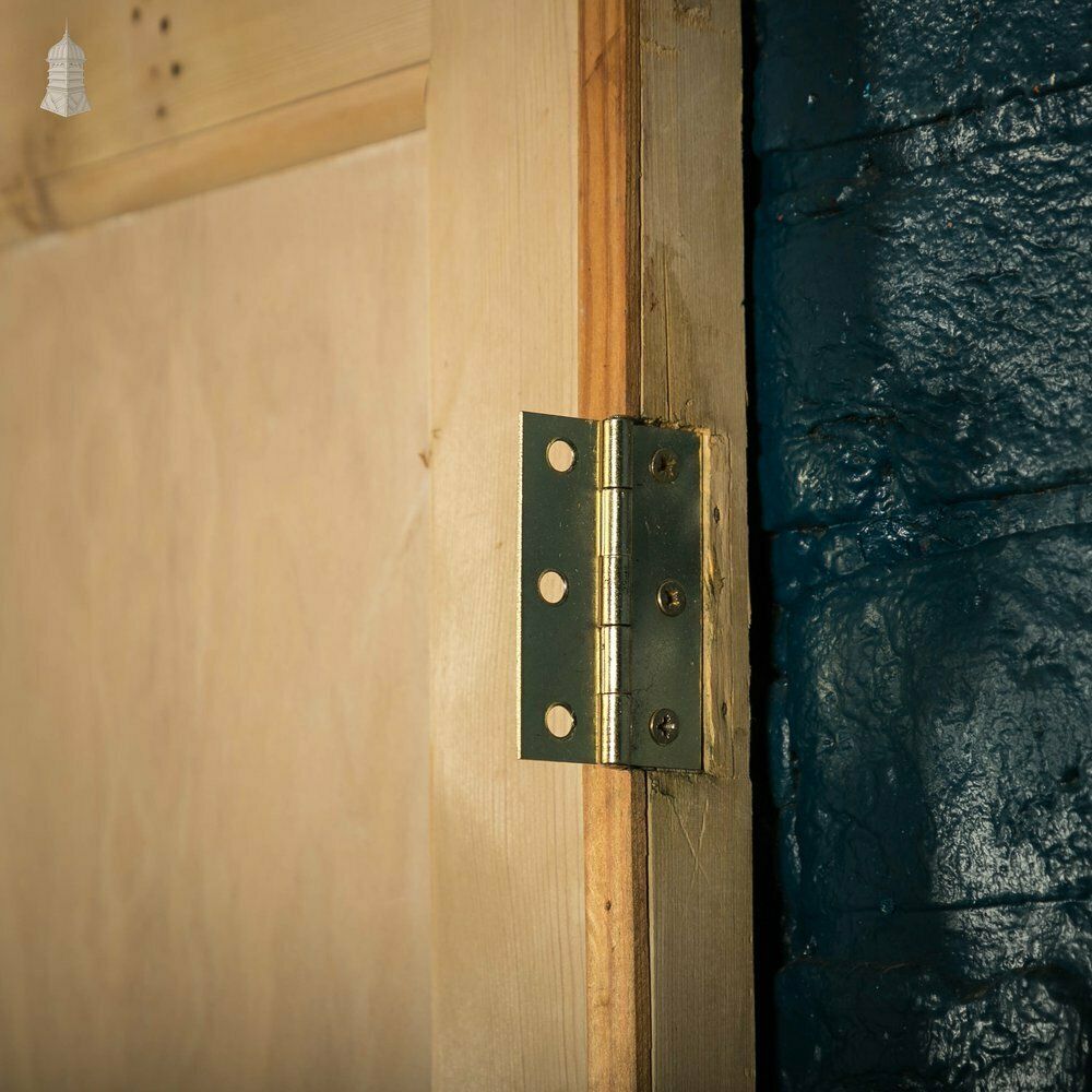 Pine Panelled Door, Moulded 3 Panel photo Home Fixtures