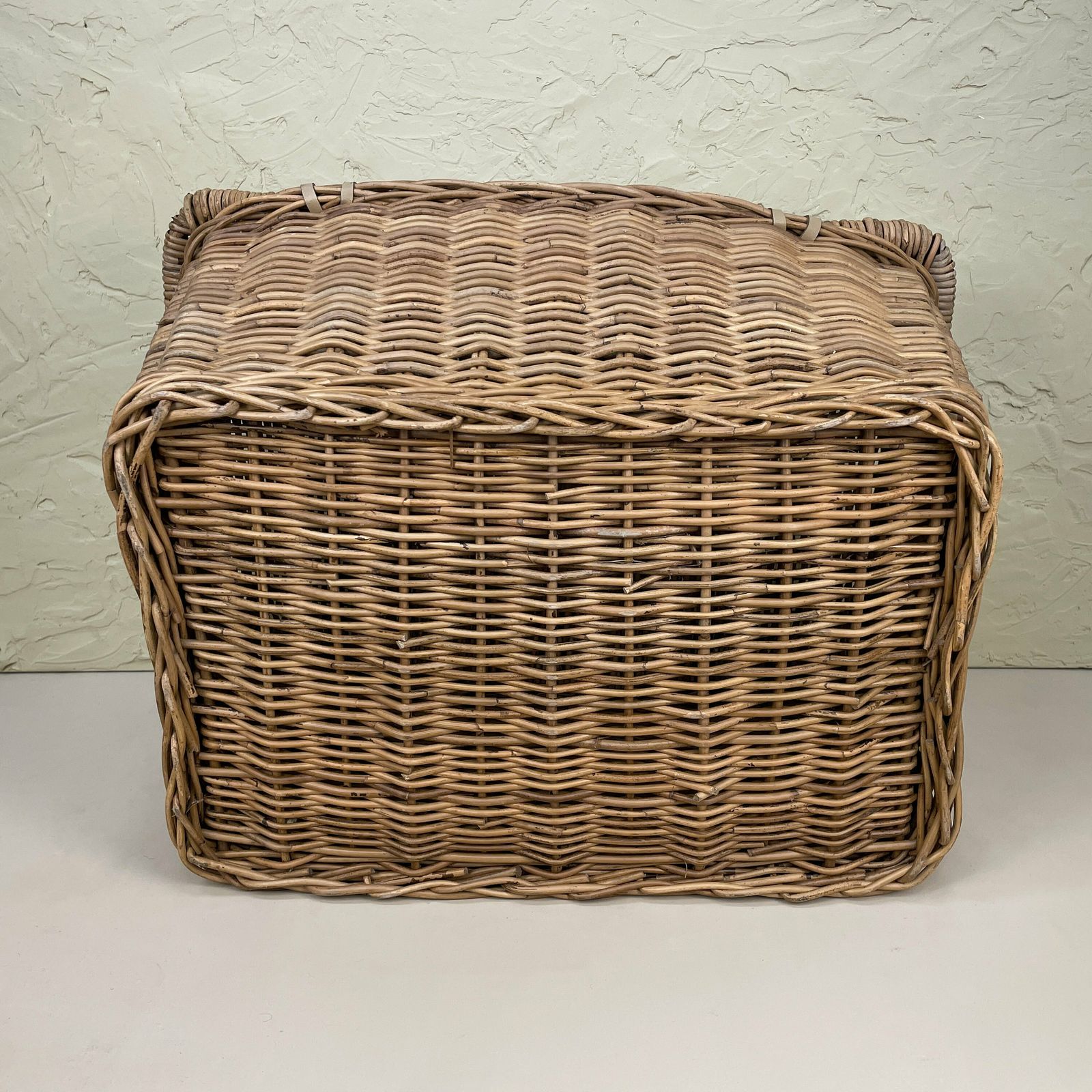 Large Rectangle Basket Woven Wicker Brown Antique Storage Lidded Leather Lid Log Toys Tidy Handles Vintage Rectangle Sturdy photo vintage