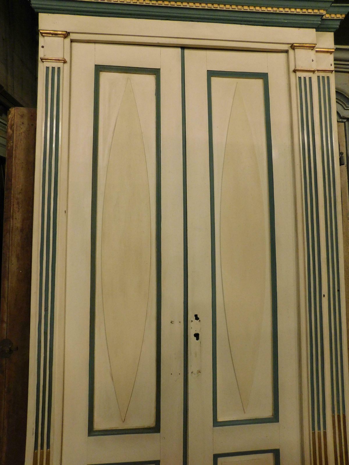Pair Of Double Wing Doors, Lacquered And Gilded With Frame, Italy photo vinterior