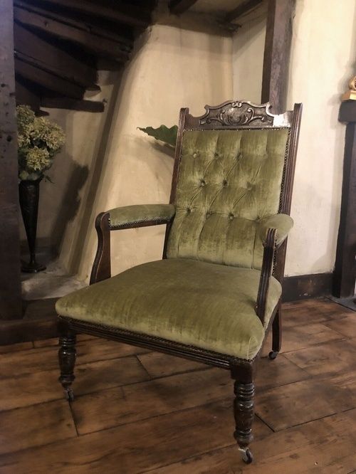 Edwardian Button Upholstered In Green Velvet Gentleman's Reading Fireside Chair. photo for sale