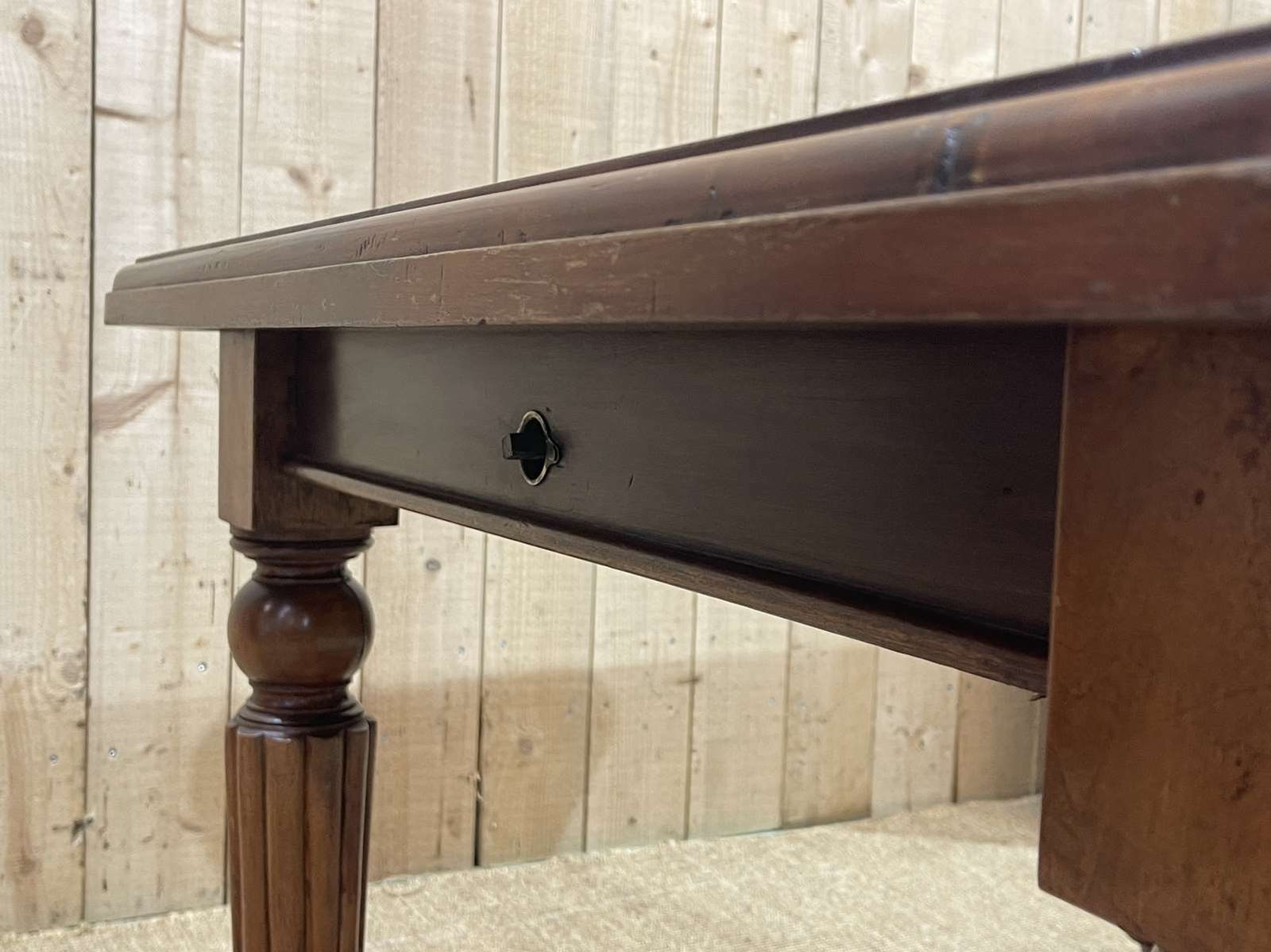 Victorian Mahogany Crank Table From The 19th Century With 1 Extension photo furniture