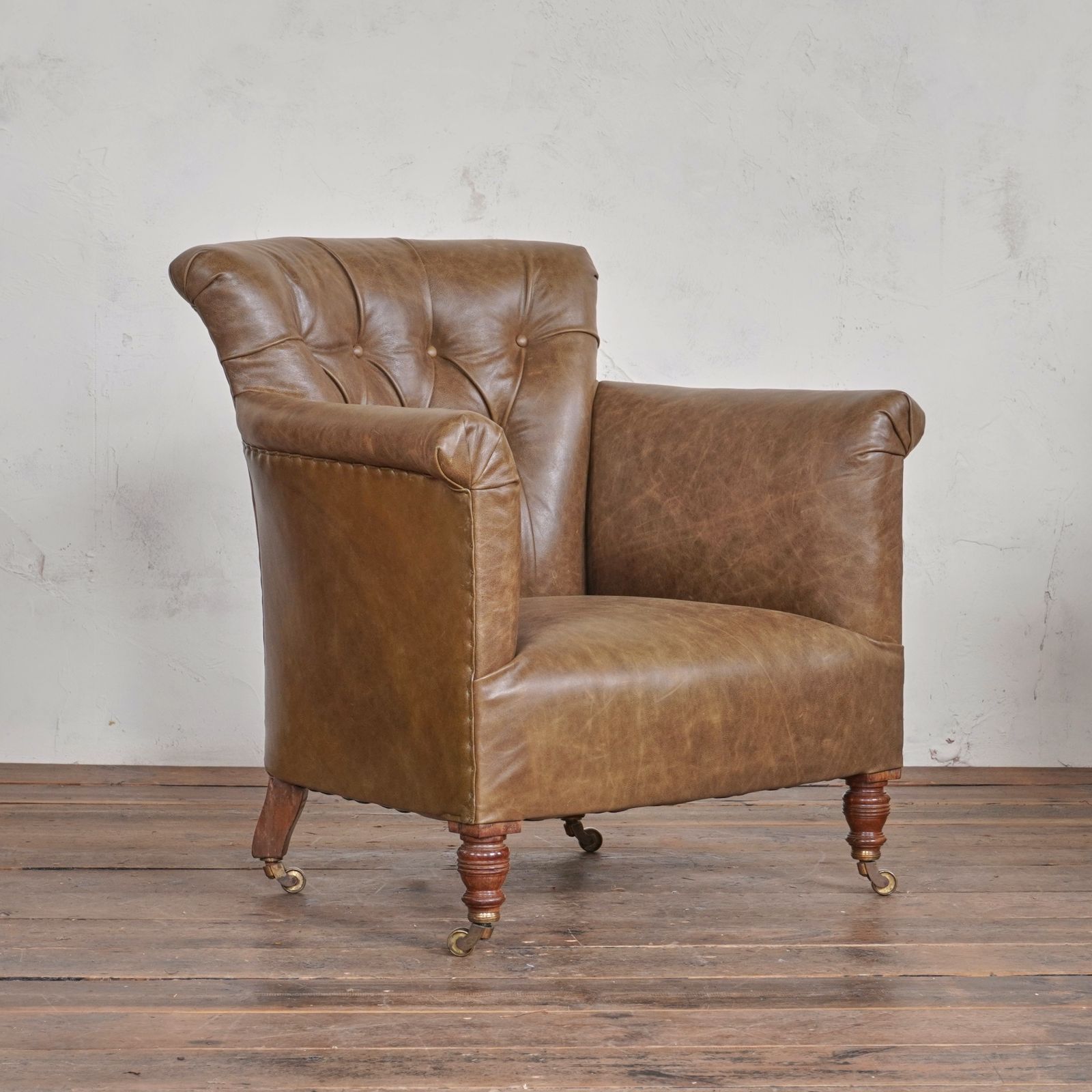 4595.0 Howard And Sons Woodstock Armchair   Green Leather photo