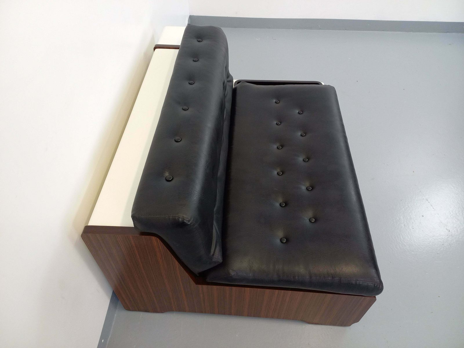 photo furniture Beka Tortuga Sofa Bed With Lighting In Skai