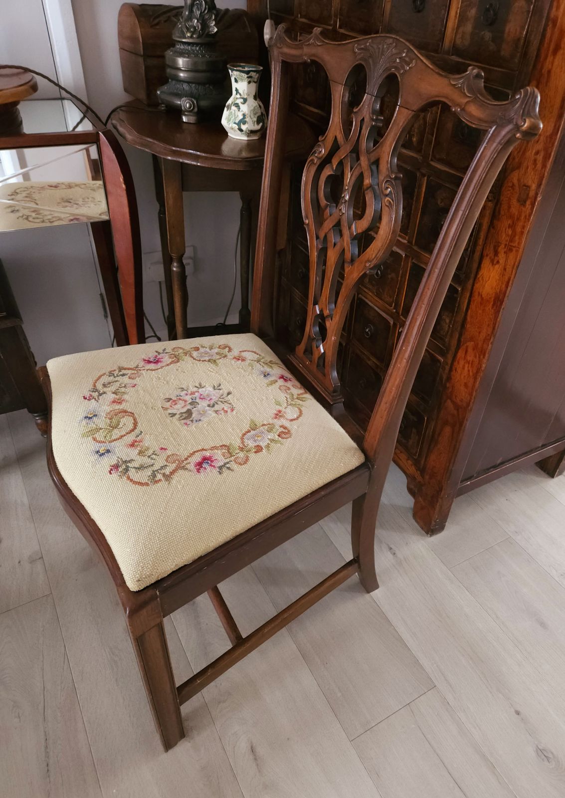 Antique Chippendale Style Mahogany Chair With Tapestry Wool Seat photo vinterior