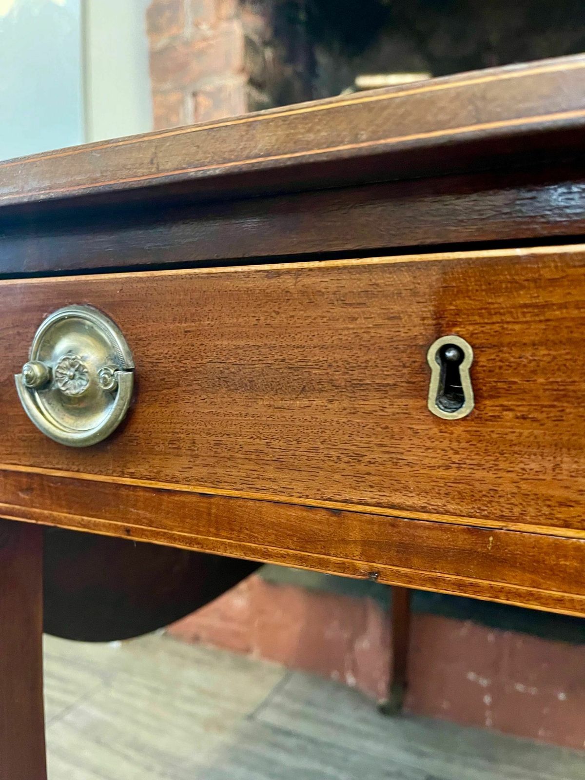 photo furniture Antique George III Mahogany Inlaid Pembroke Table