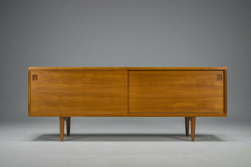 Vintage Model No. 20 Sideboard By Niels O. Møller For Jl Møllers, 1960s