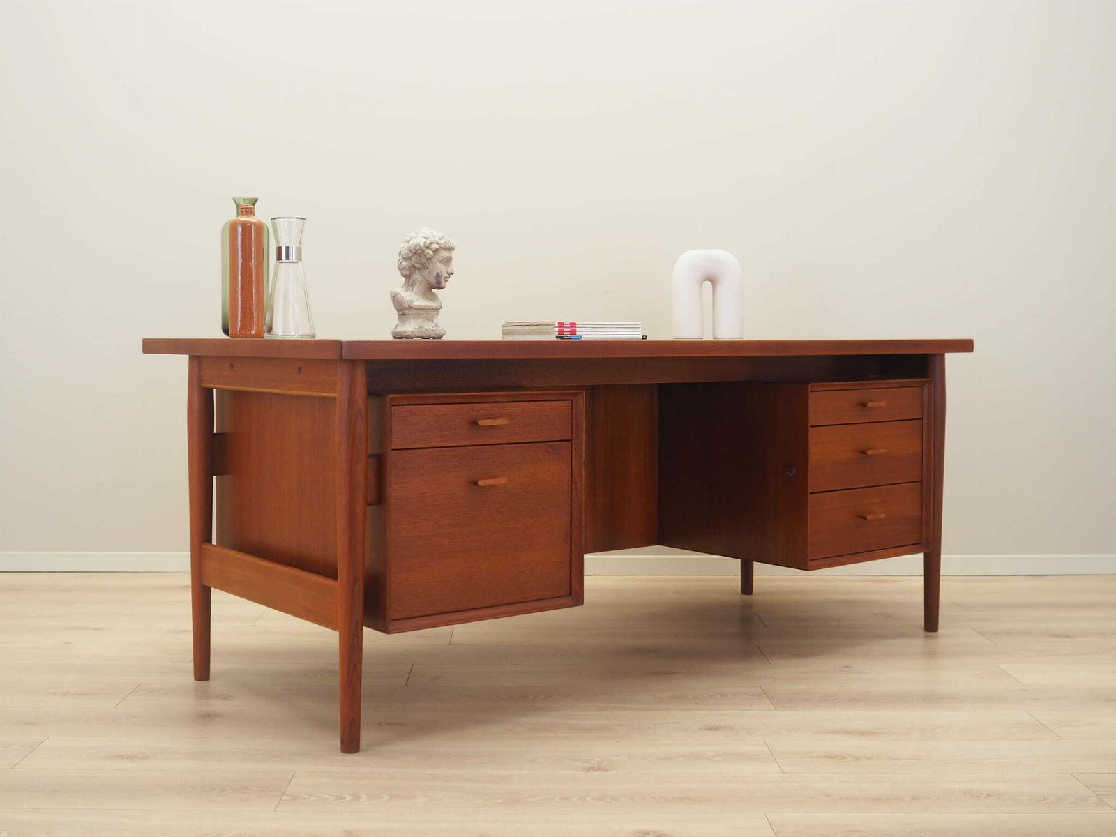 Teak Desk, Danish Design, 1960s, Designer: Arne Vodder, Production: Sibast photo 6079.0
