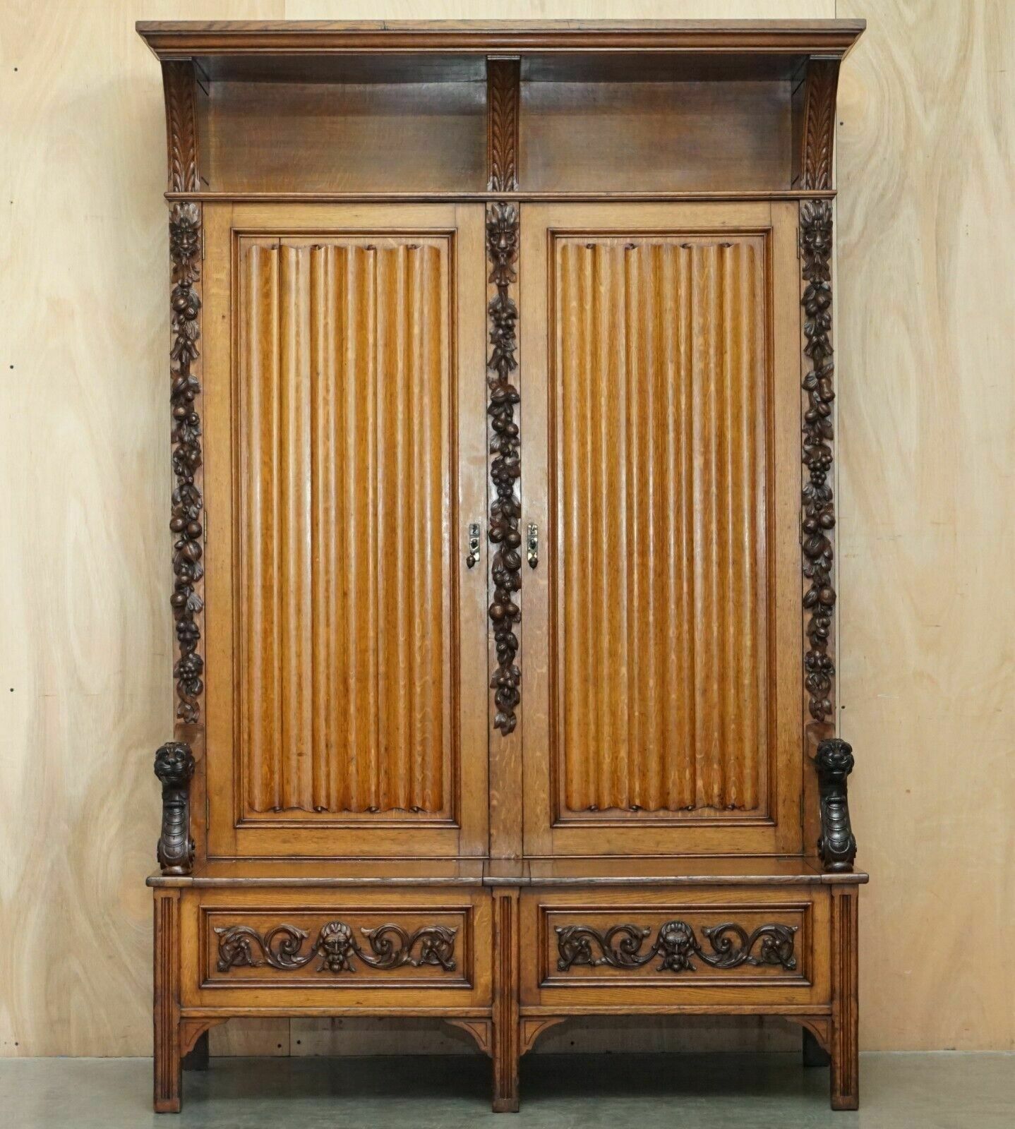 Finest Quality Hampton & Son's Antique Victorian Walnut Hand Carved Bacon Settle photo furniture