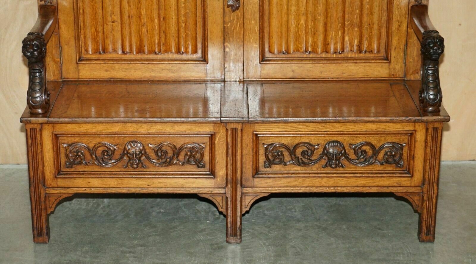 Finest Quality Hampton & Son's Antique Victorian Walnut Hand Carved Bacon Settle photo for sale