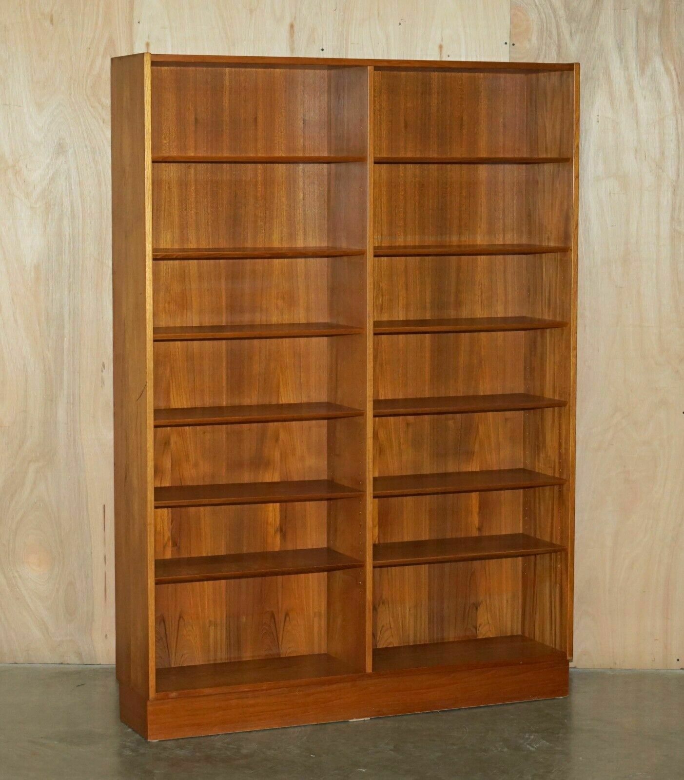 photo vintage Pair Of Large Mid Century Modern Poul Hundevad 1960's Danish Teak Open Bookcases