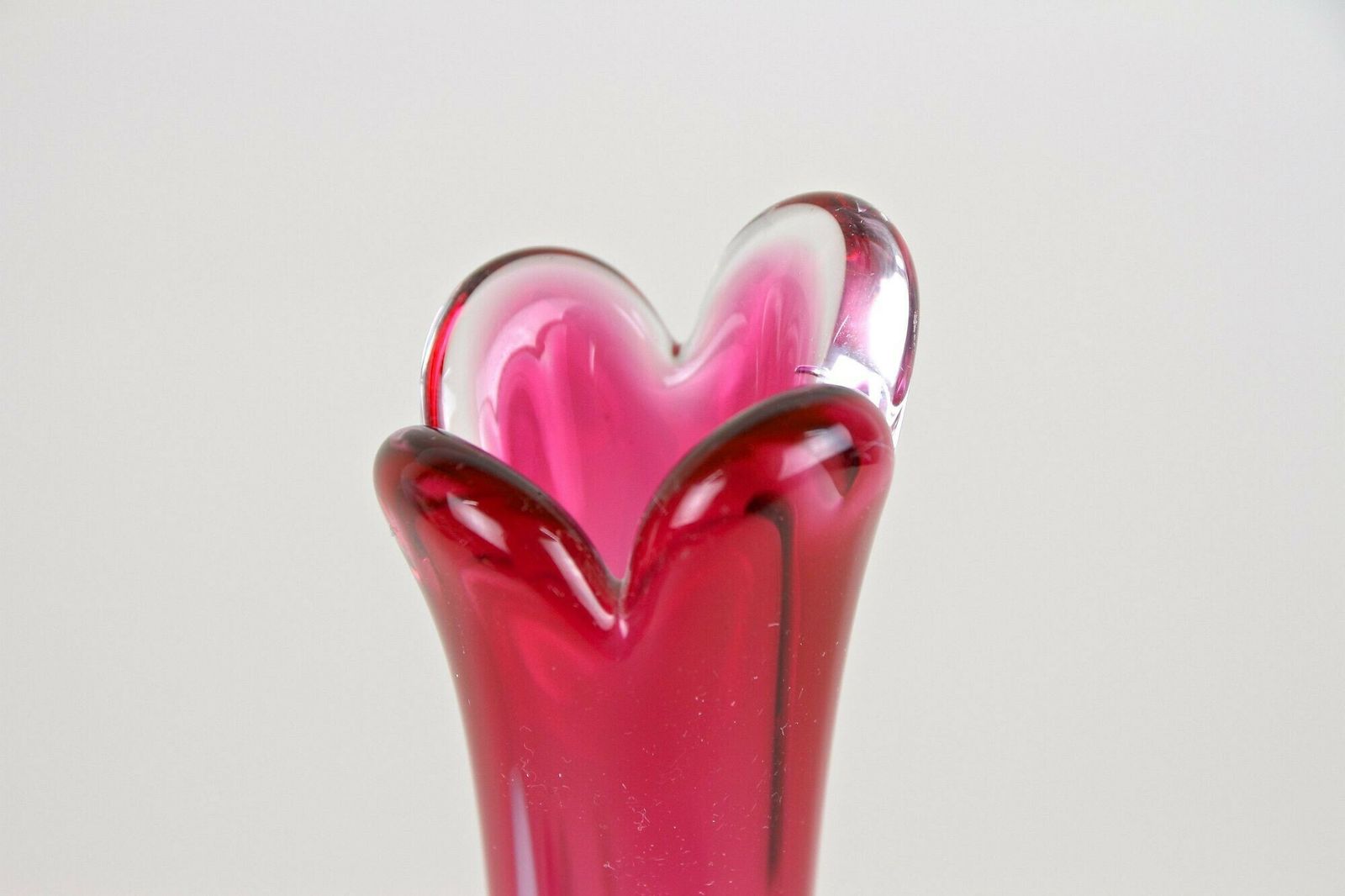 photo furniture Pink Long Neck Murano Glass Vase, 20th Century, Italy Circa 1970