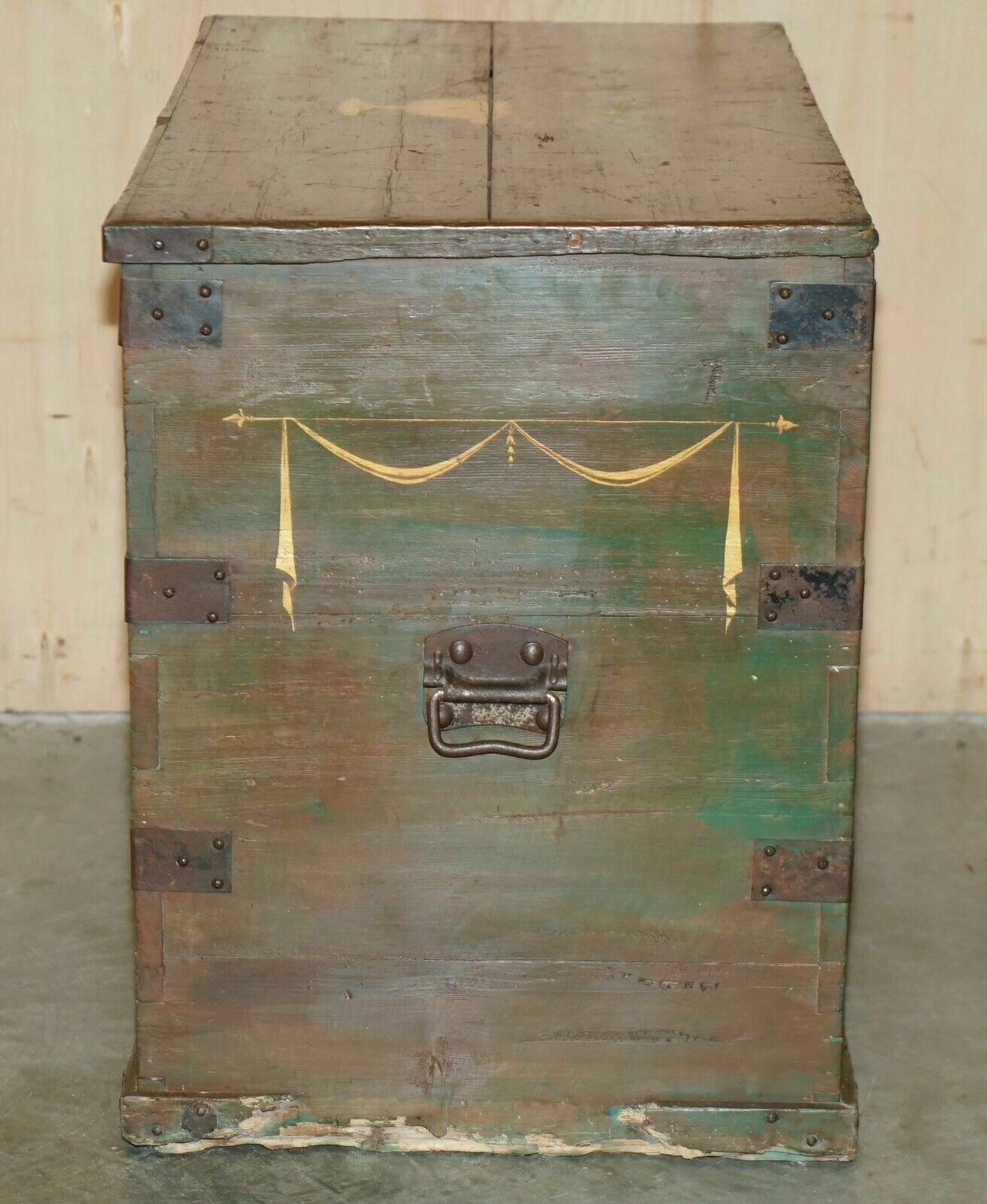 photo vintage 1860 Italian Original Paint Extra Large Storage Trunk Or Chest Cherub Paintings