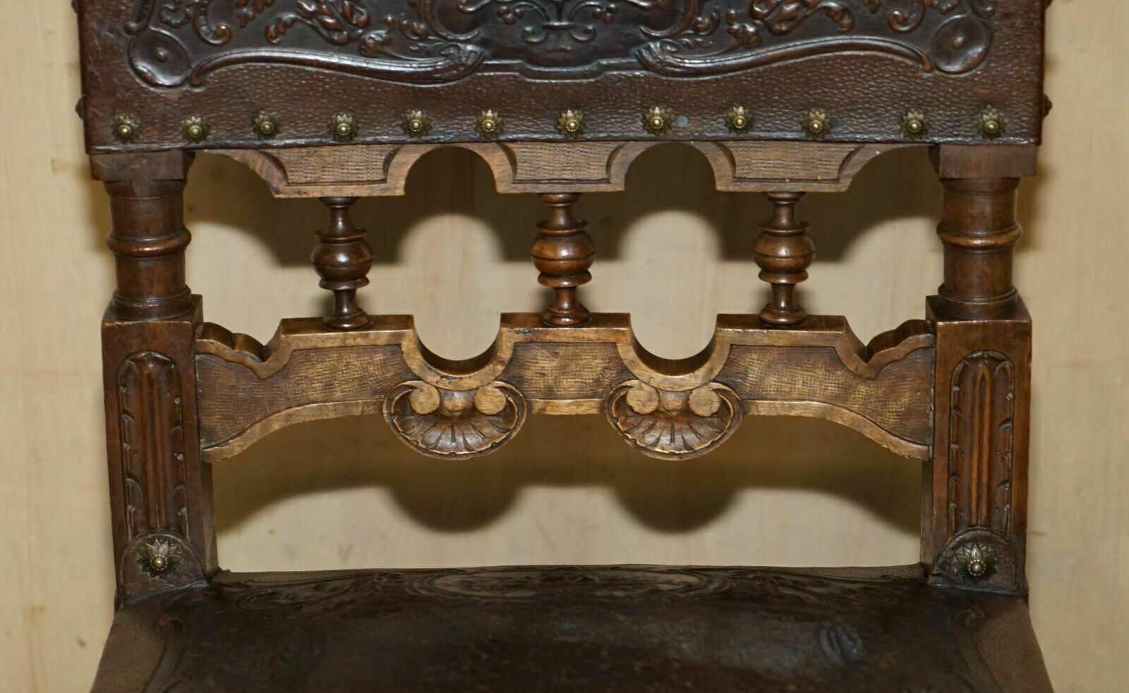 photo furniture Lovely Set Of 6 Henry II Circa 1880 French Oak & Embossed Leather Dining Chairs