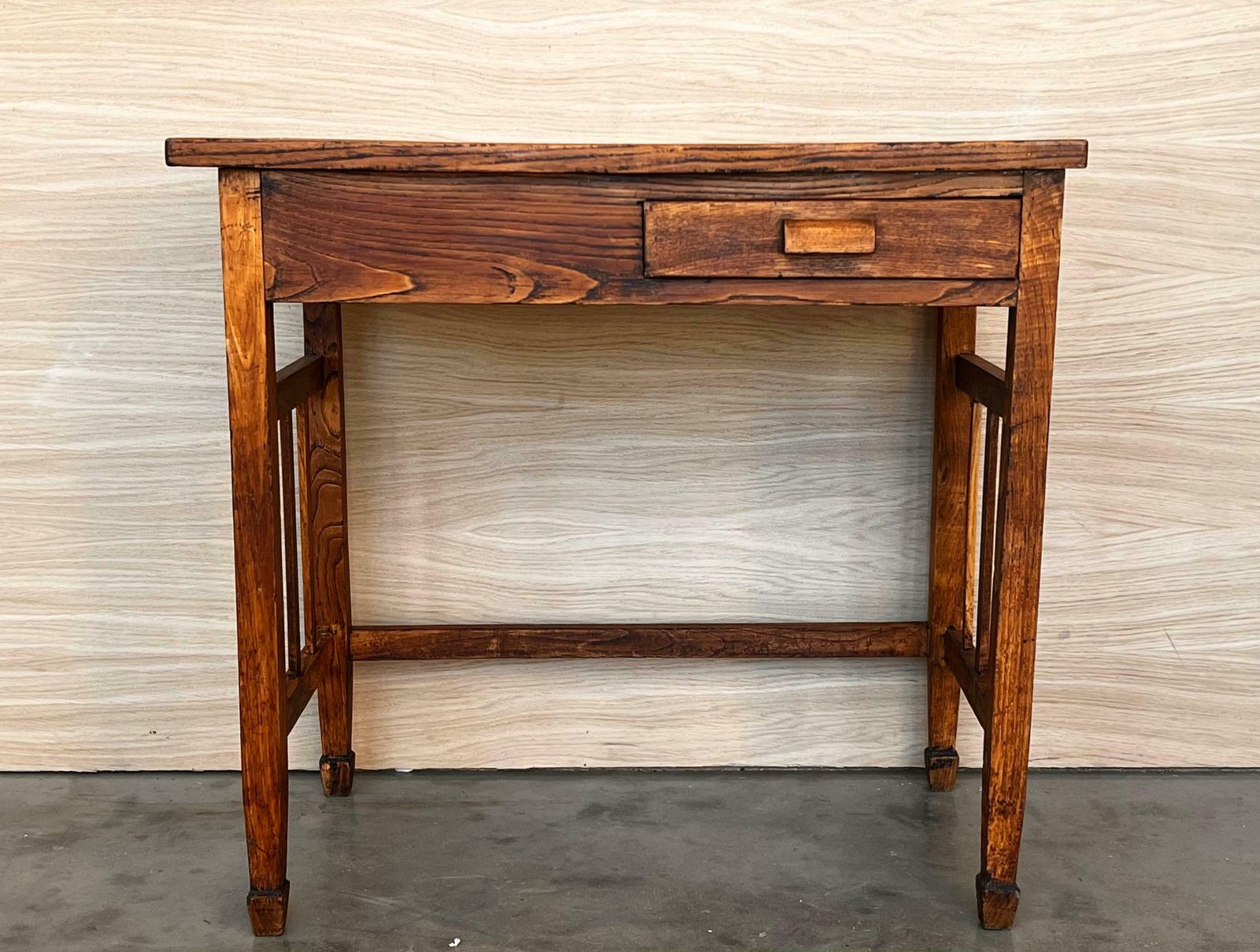 Table d'appoint ou bureau folk art, Scandinavie, début du XIXe siècle photo furniture