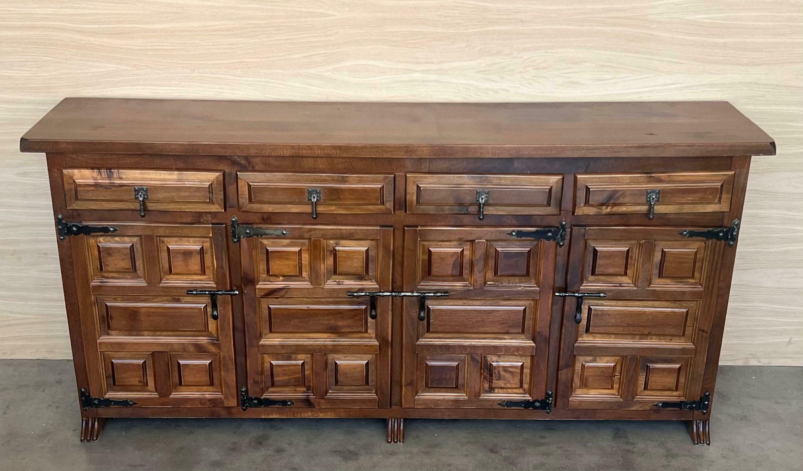 Grand buffet baroque catalan en chêne sculpté de style toscan, XIXe siècle photo Mobilier