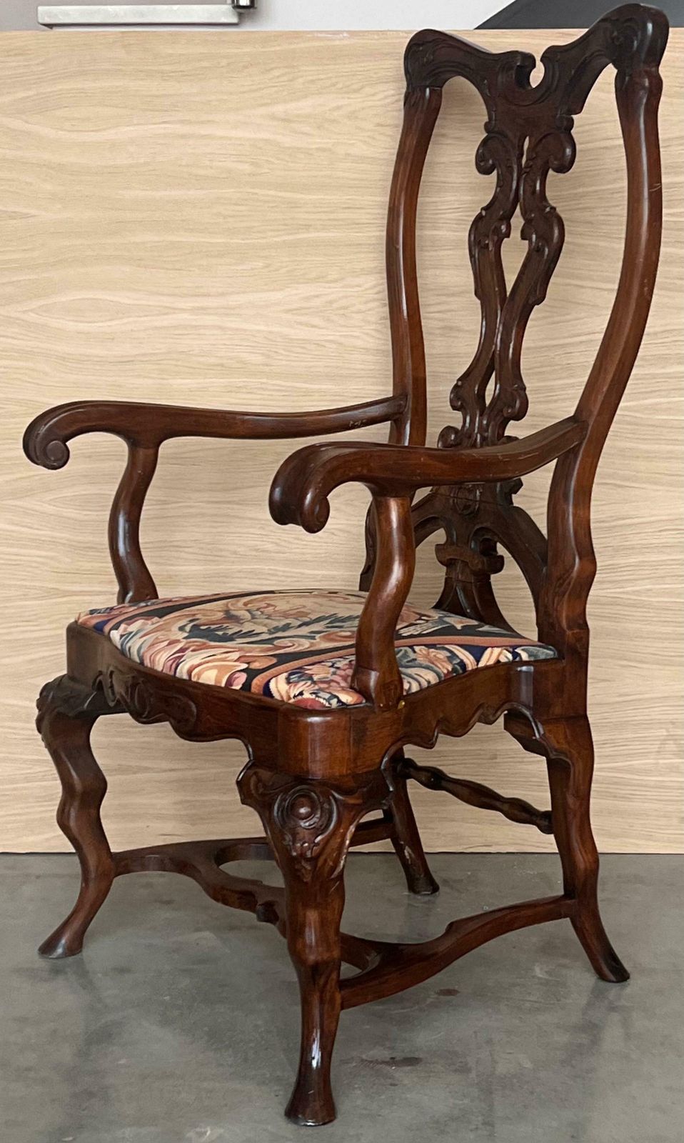 Paire de fauteuils de salle à manger Chippendale gothique en acajou massif, 1890 photo vinterior