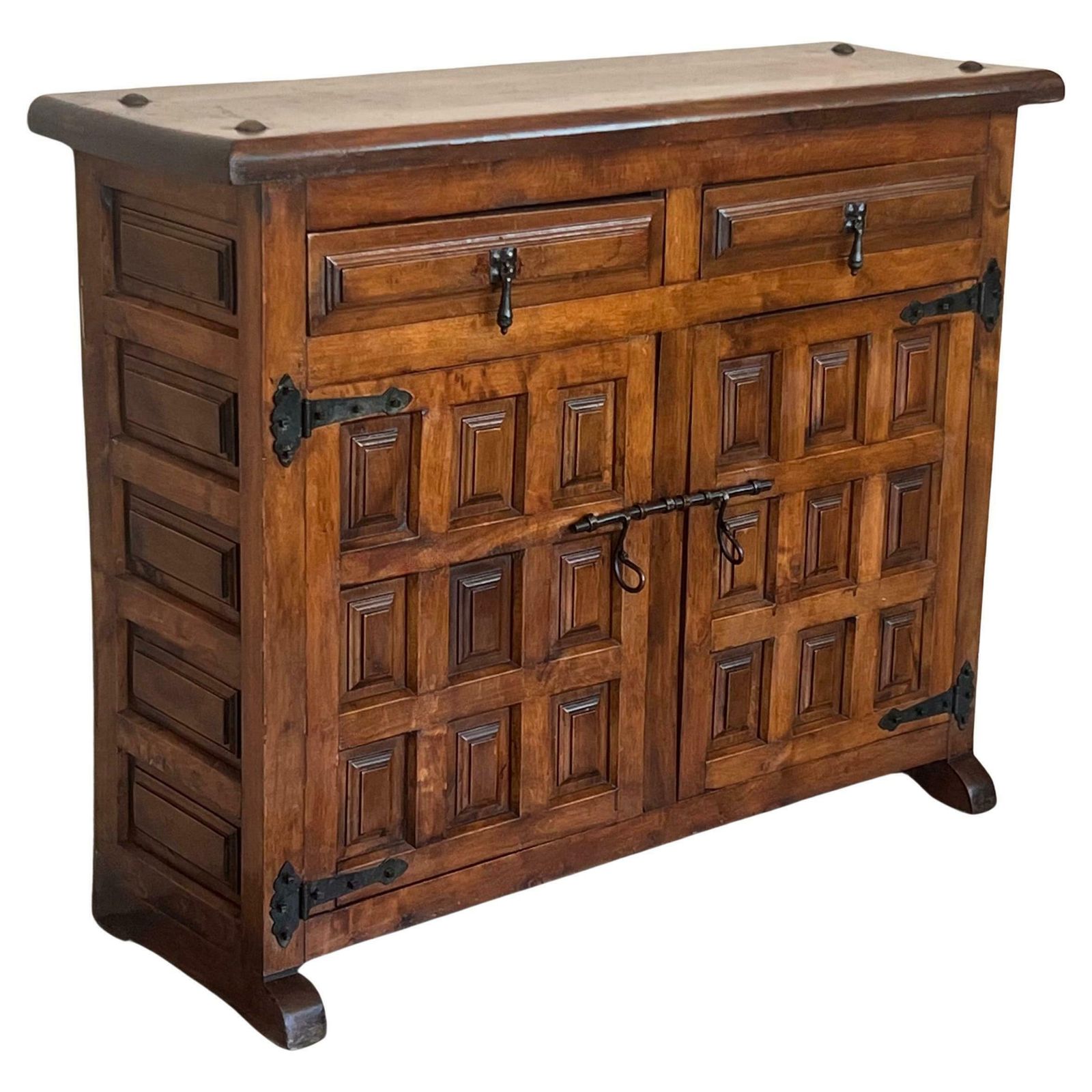 Buffet baroque espagnol à deux tiroirs en noyer sculpté, XIXe siècle