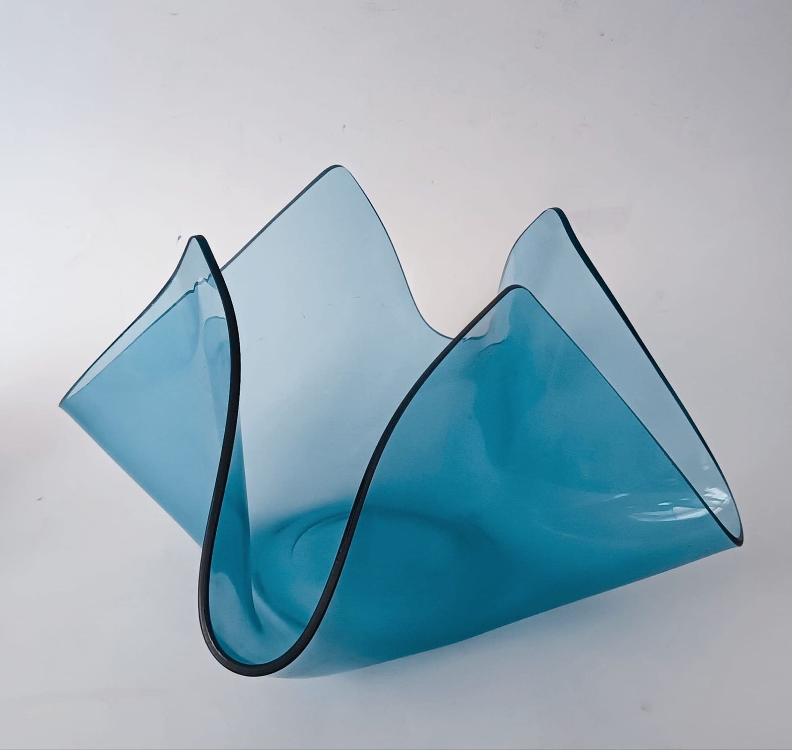 Handkerchief Vase Centerpiece In Light Blue Vintage Plexiglass Design Luigi Massoni Guzzini Space Age Cartoccio