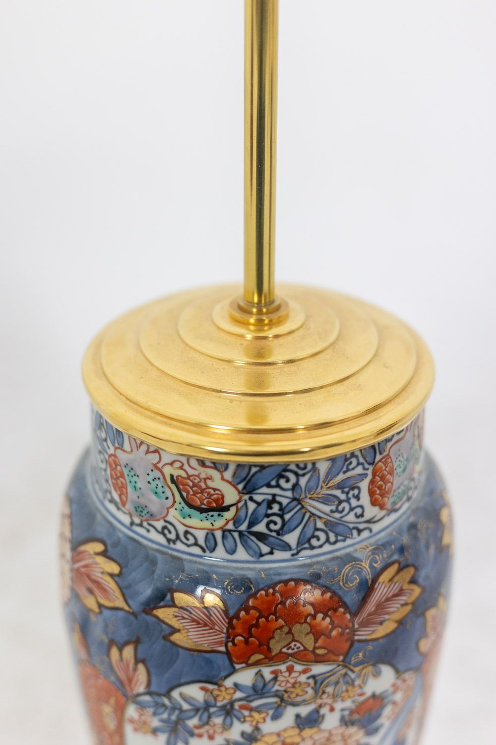 photo furniture Pair Of Imari Porcelain And Gilded Bronze Lamps. Circa 1880.