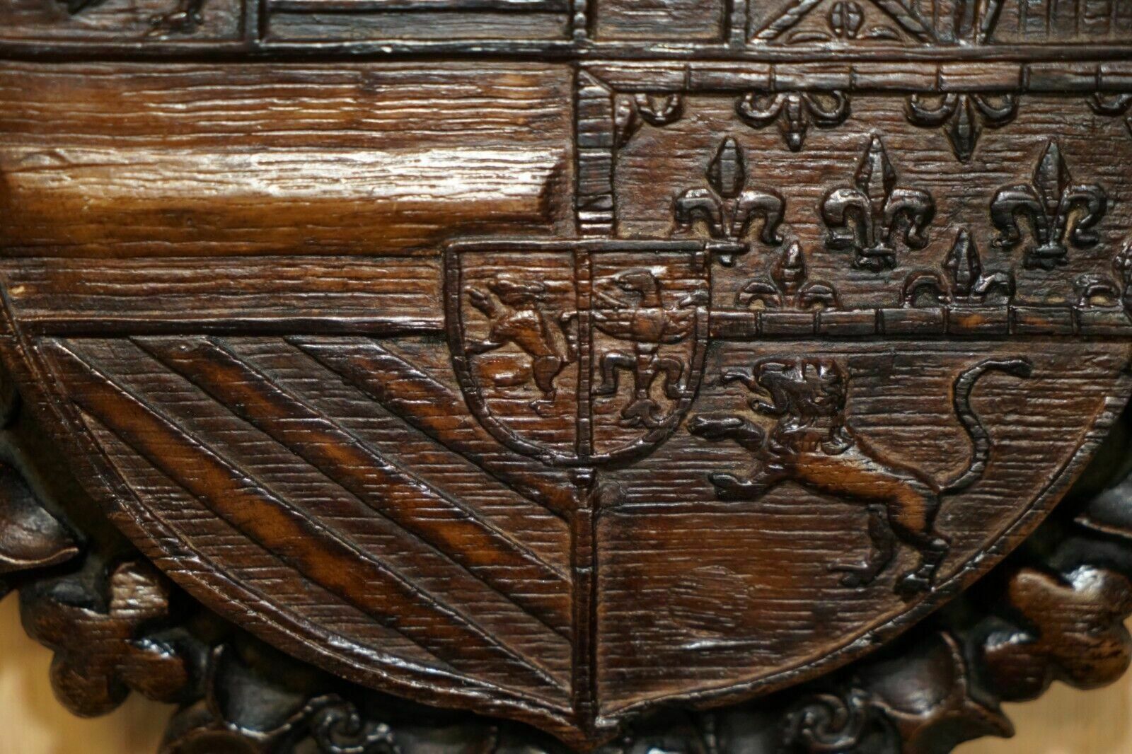 photo vinterior Antique Royal Hand Carved English Oak Armorial Coat Of Arms Crowns Eagles