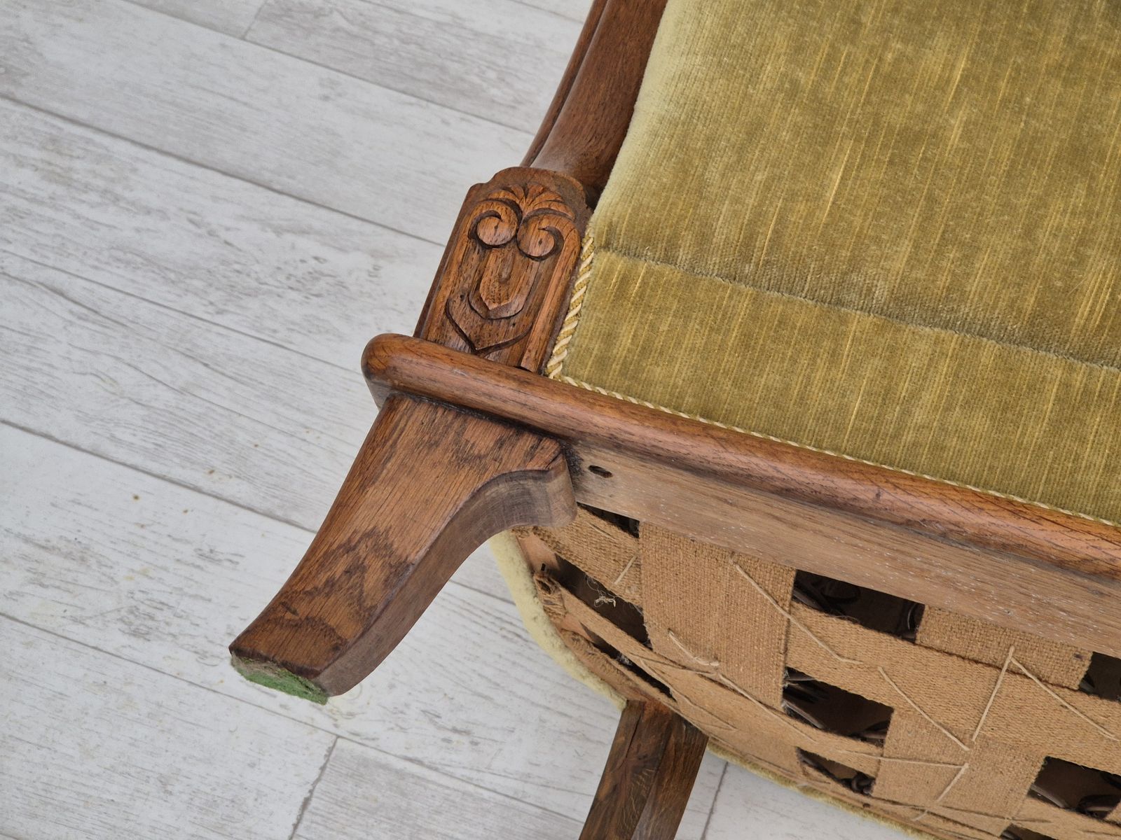 photo vintage 1960s, Danish Armchair In Original Very Good Condition, Furniture Velour, Oak Wood.