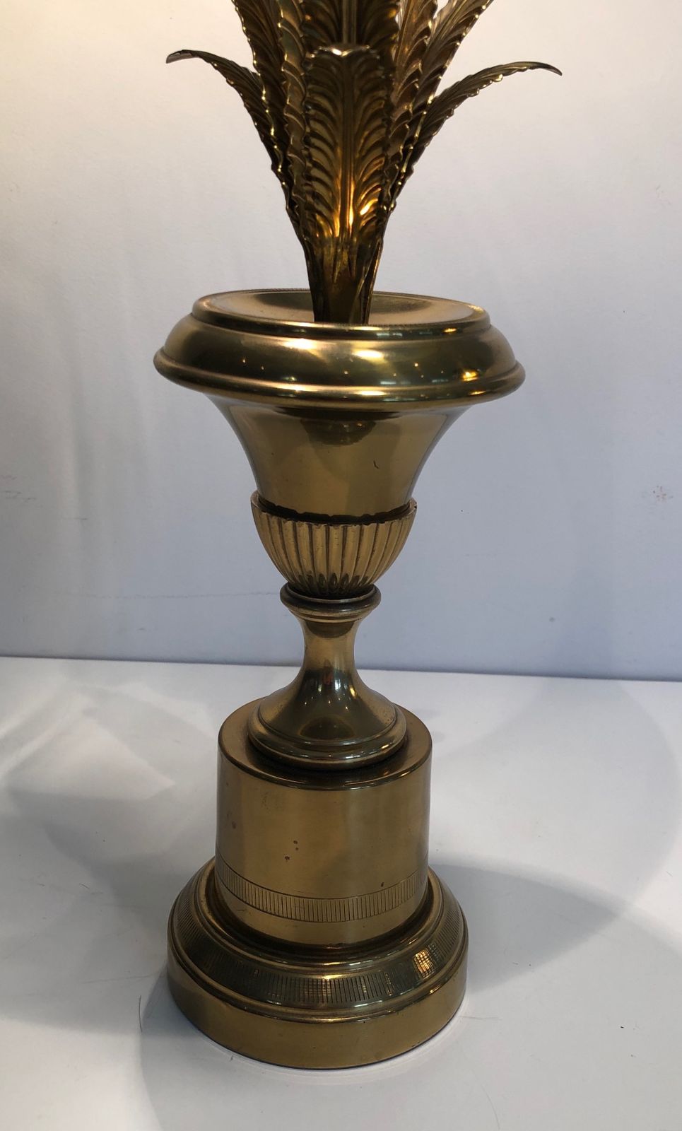 photo furniture Neoclassical Style Palm Tree Table Lamp In Brass In The Taste Of Maison Charles