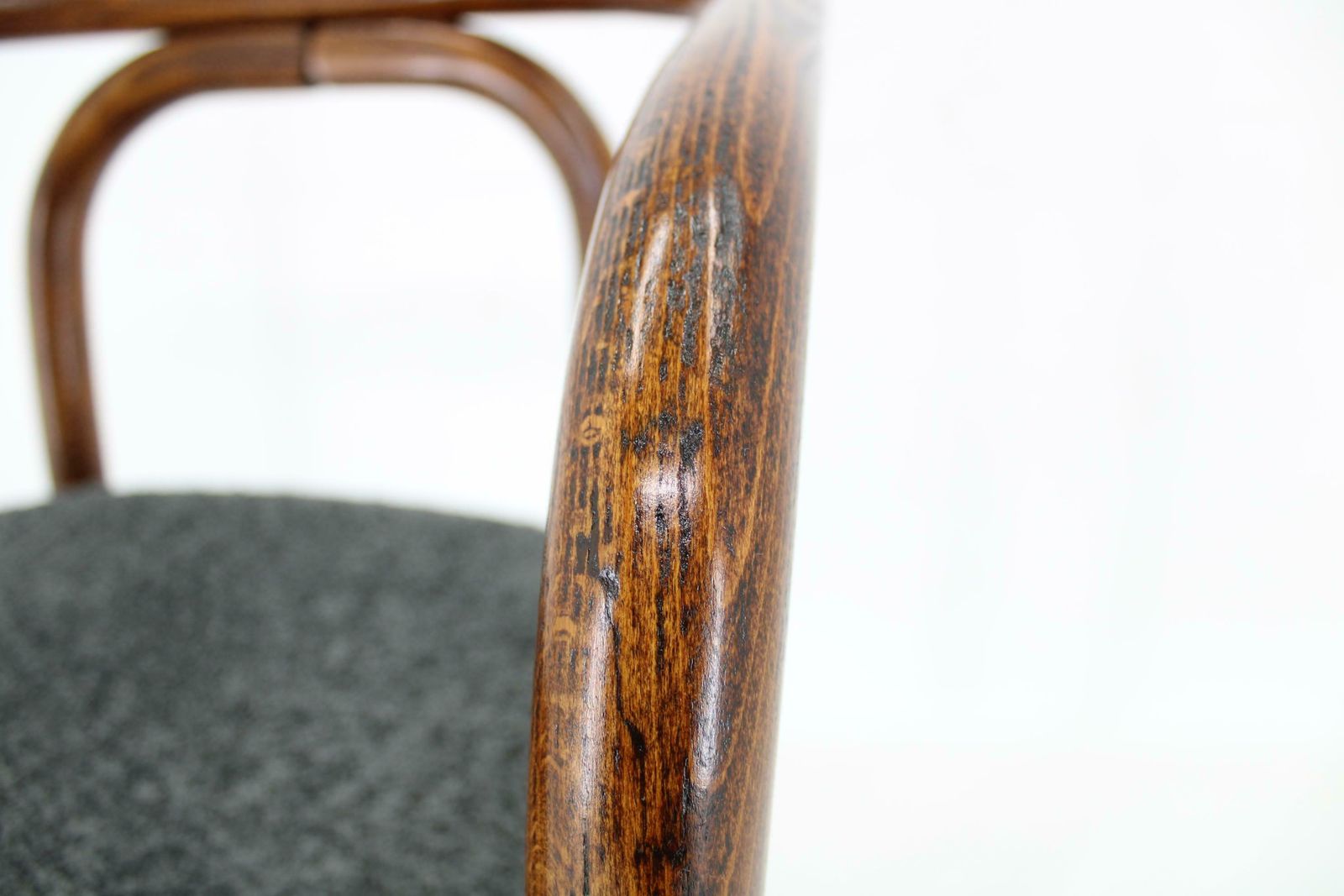 photo vinterior 1970s Antonin Suman Set Of Four Dining Chair By Ton