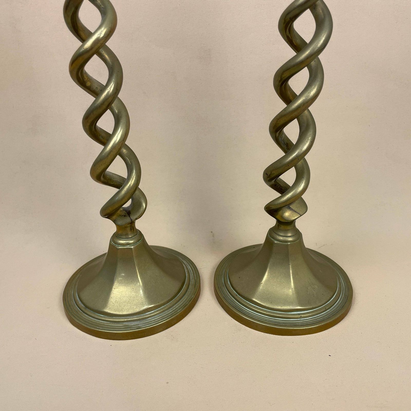 Antique Matching Pair Of Gold Brass Metal Candlestick Candle Stick Vintage Column Taper Dinner Candlesticks Twisted Twist Round Base photo vinterior
