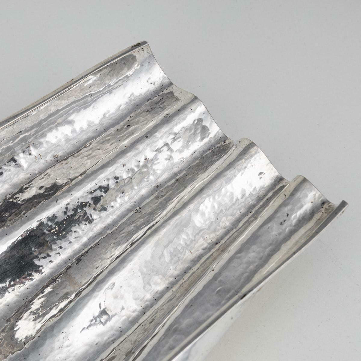9595.0 Italian Silver Baguette Tray In The Form Of A Swan, By Finzi C.1970 photo