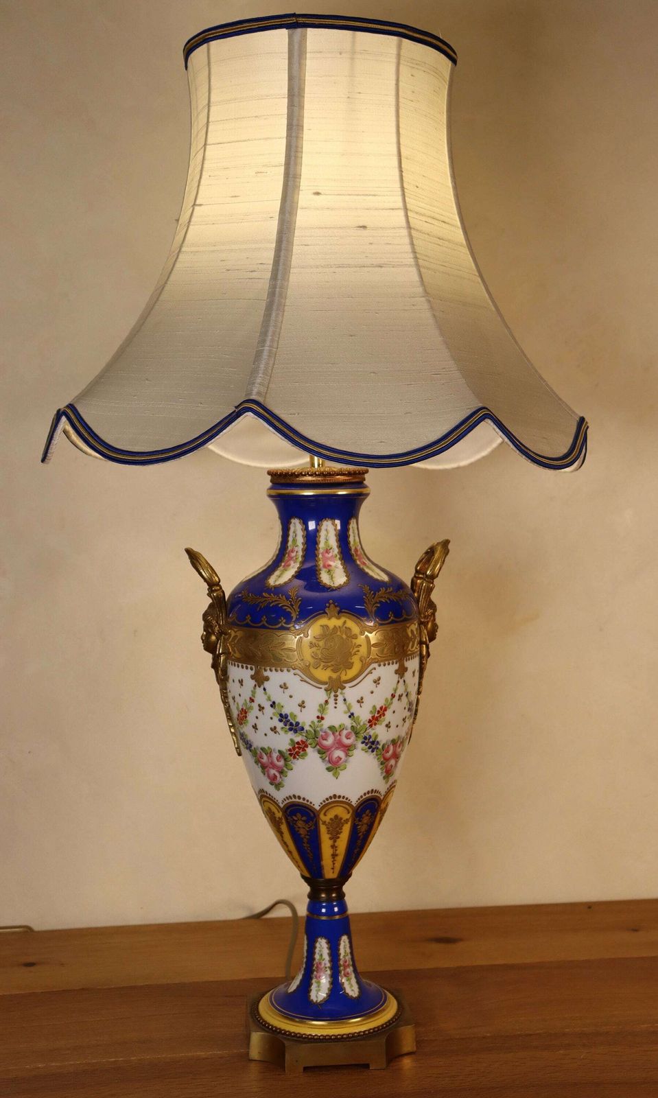 Napoleon III French Porcelain Table Lamp Attr. To J.T.P. Paris (St.168) photo furniture