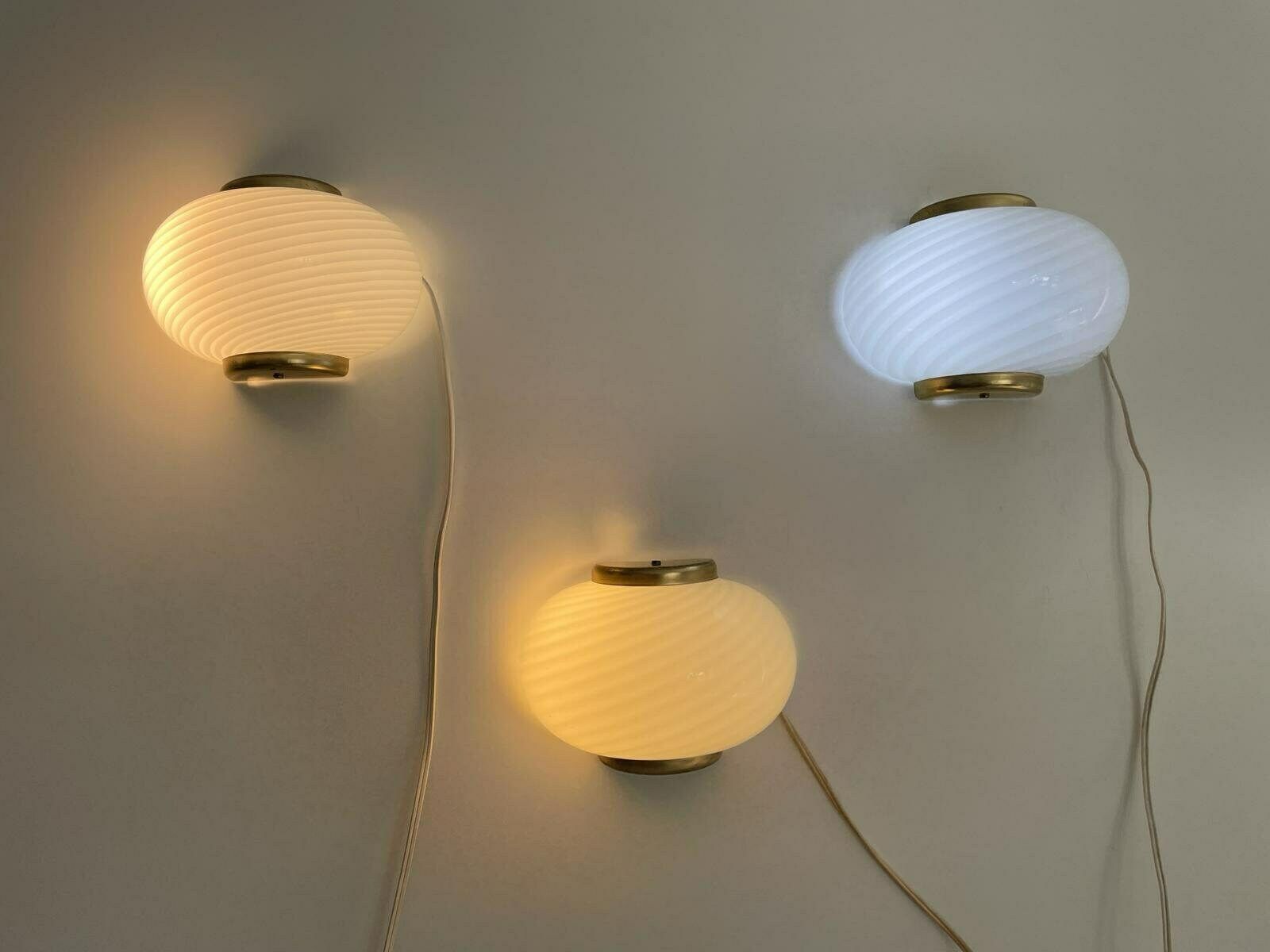Swirl Pattern Murano Glass And Brass Set Of 3 Sconces By Beatrix, 1970s, Italy photo vinterior