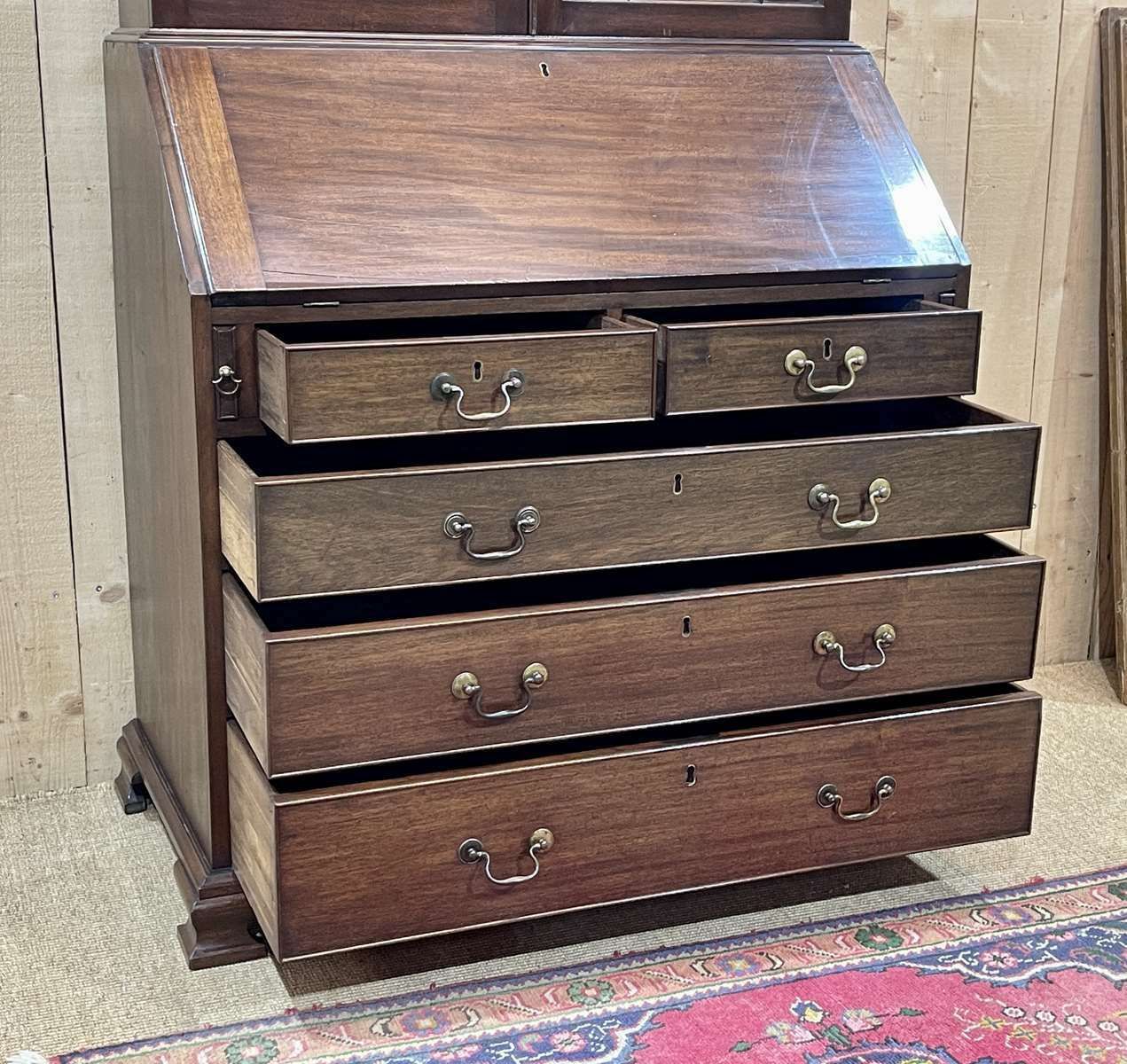 photo vintage 19th Century English Mahogany Writing Desk
