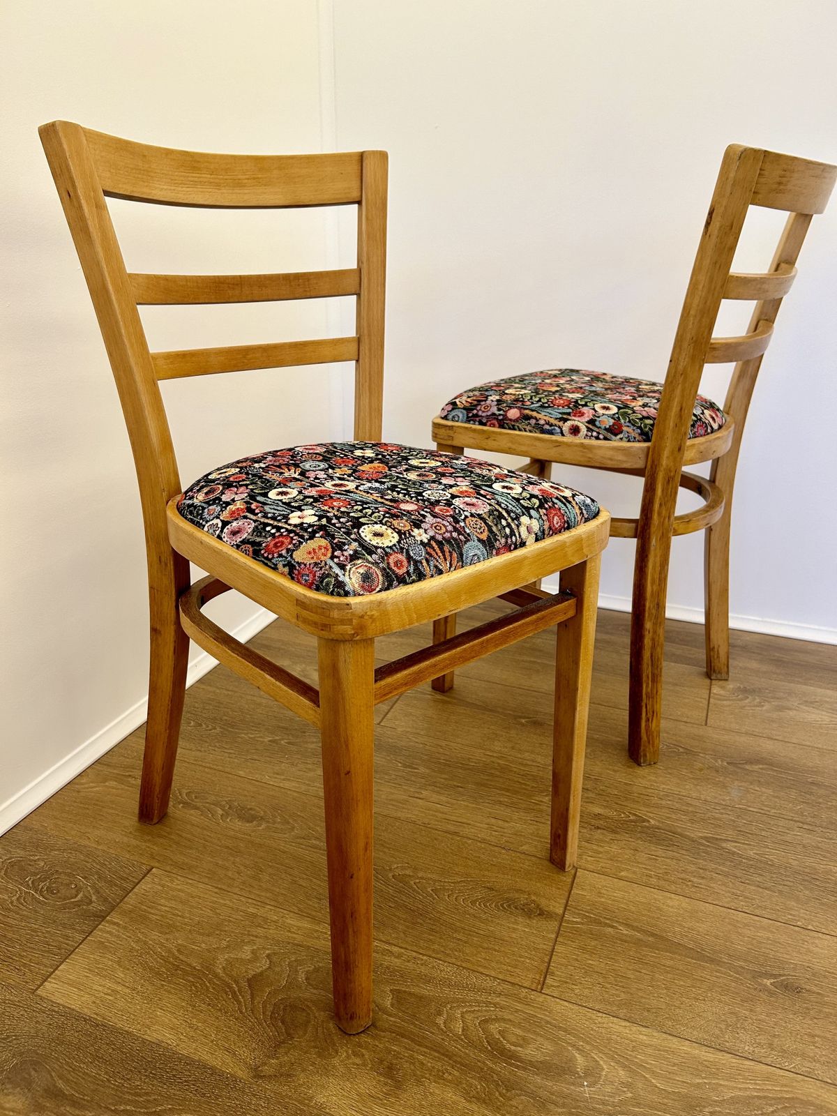 Pair Of Vintage Mid Century Dinning Chairs By Benchairs