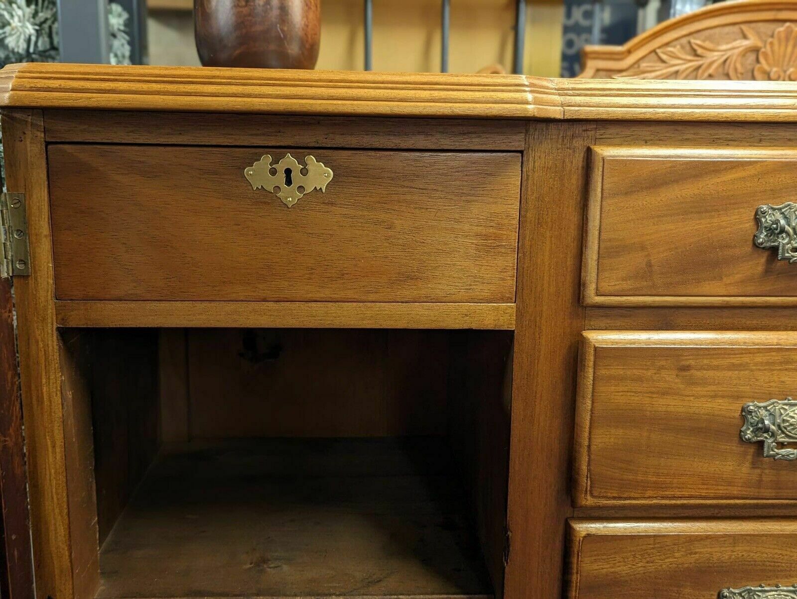 photo furniture Victorian Mahogany Reverse Breakfront Sideboard