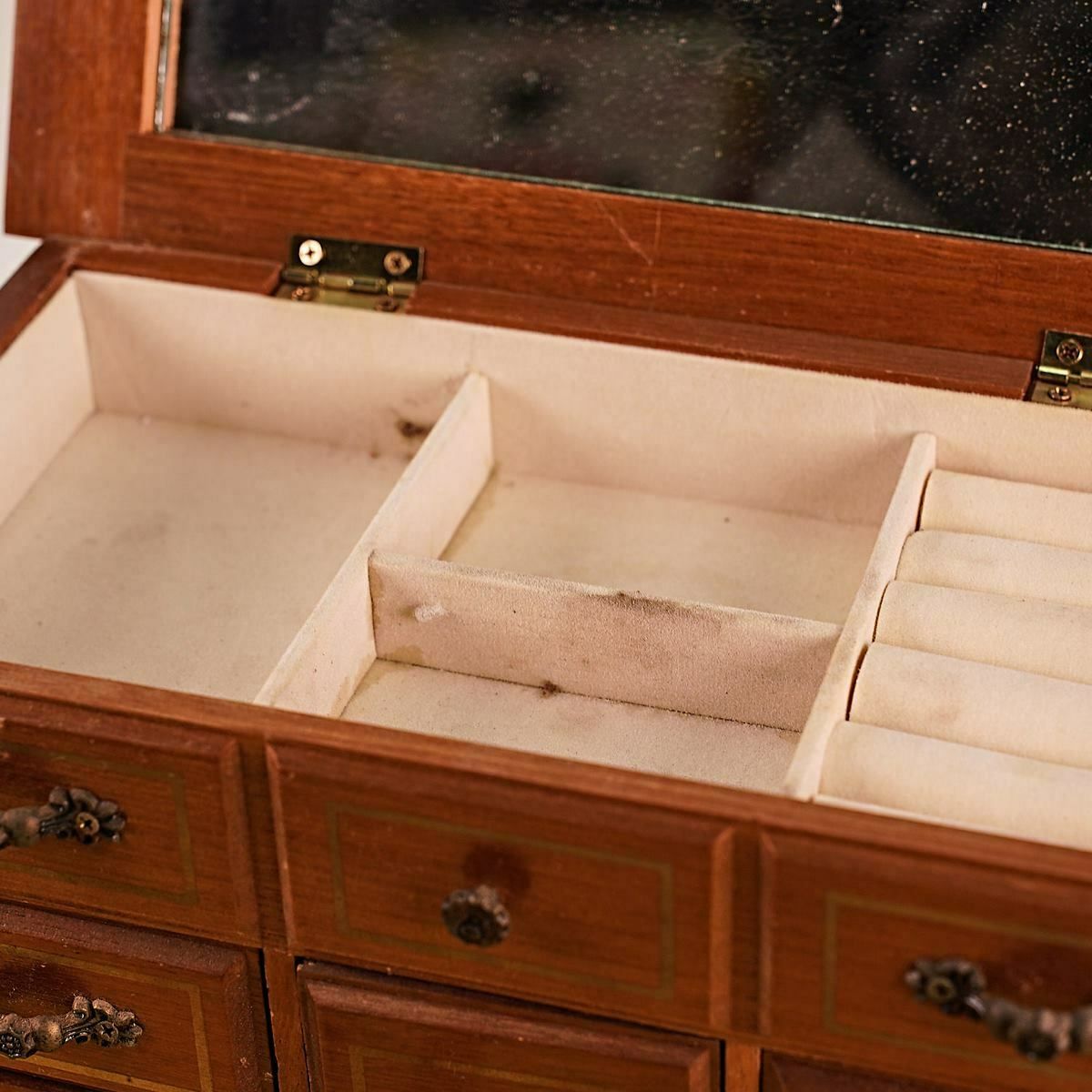 Vintage Wooden Jewelry Box Made In Taiwan photo 105.0