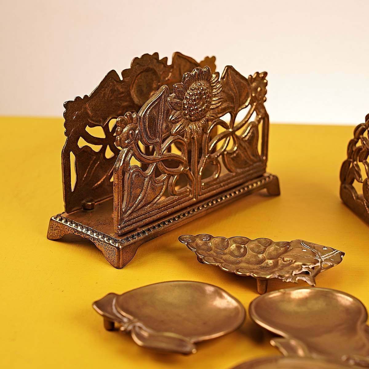 Mixed Vintage Brass Items, 7 Pieces photo furniture