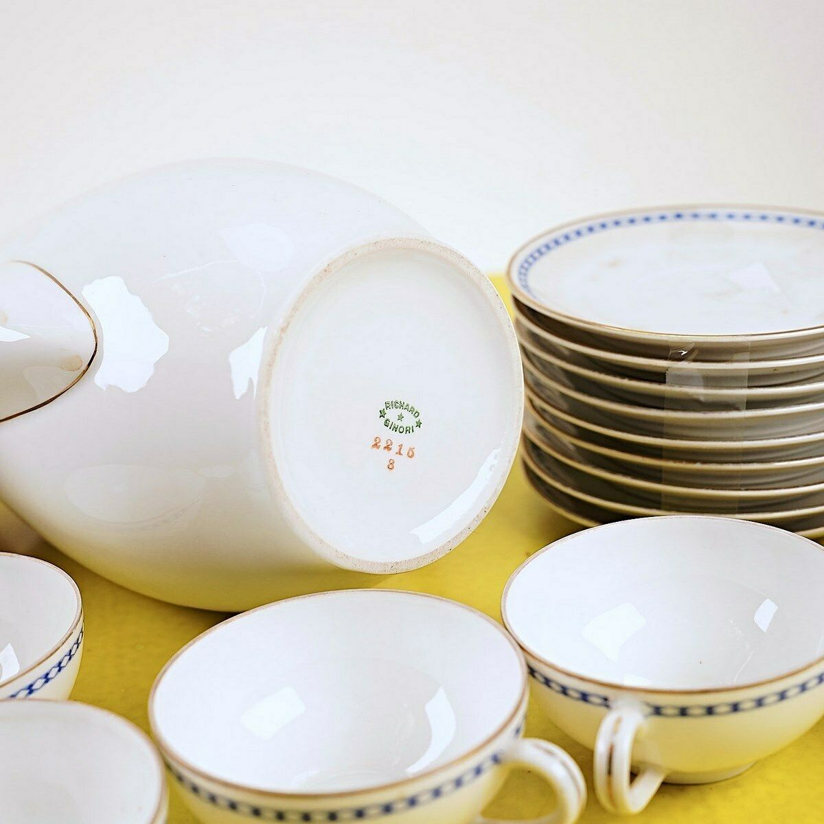 Set Of Teapot, 5 Cups And 9 Saucers In Vintage Ceramic, Richard Ginori photo vinterior