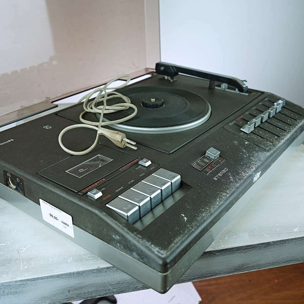 Philips Gr 814 04s Turntable photo furniture